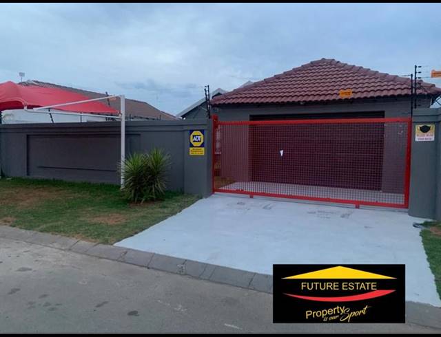 3 BEDROOM HOUSE FOR SALE IN FLEURHOF